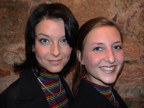 Anne und Inga singen griechisch - die Kautsch-Liedermacherinnen 2003
